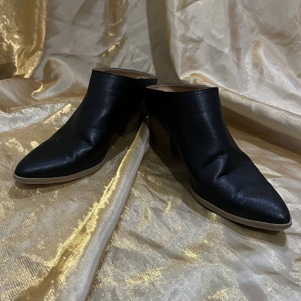 Universal Thread Slip On Boots Shoes Womens Size 8.5 Black Low Heel
